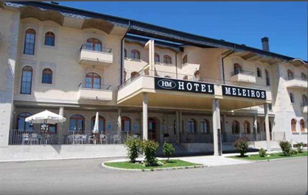 Hotel Meleiros Castro De Sanabria Exteriör bild