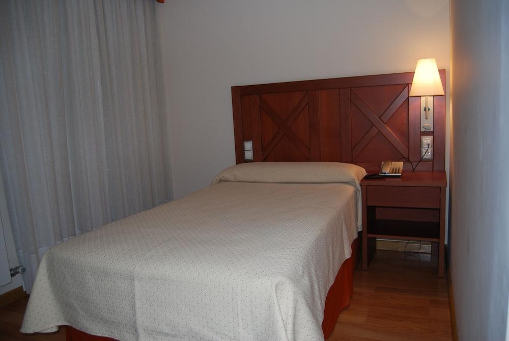 Hotel Meleiros Castro De Sanabria Exteriör bild