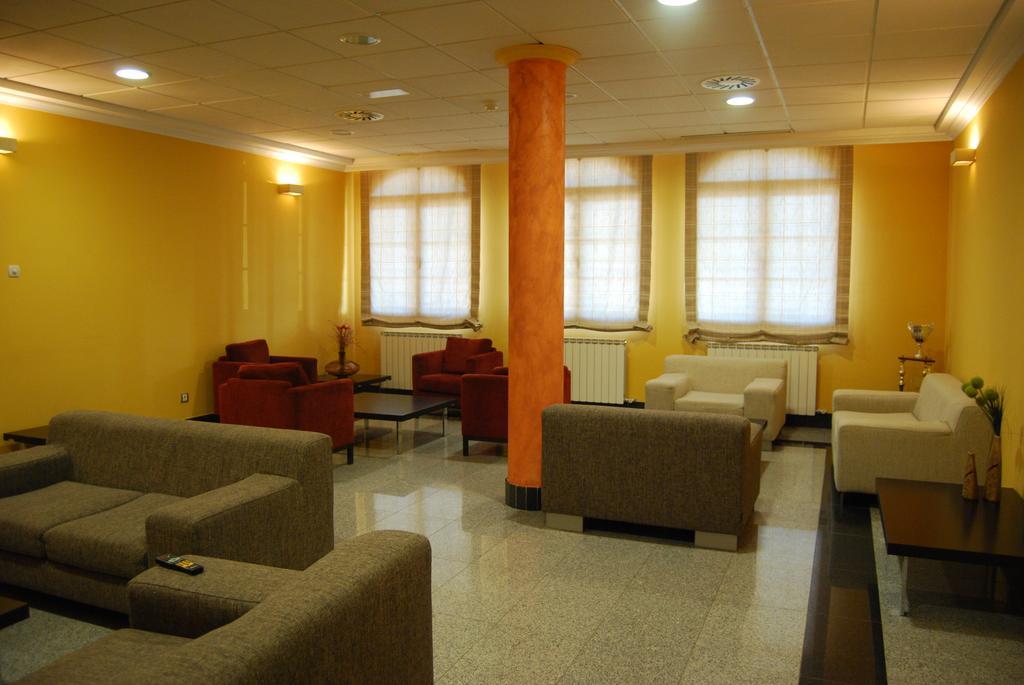 Hotel Meleiros Castro De Sanabria Exteriör bild
