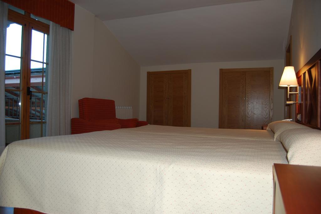 Hotel Meleiros Castro De Sanabria Exteriör bild