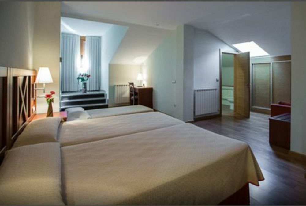 Hotel Meleiros Castro De Sanabria Exteriör bild